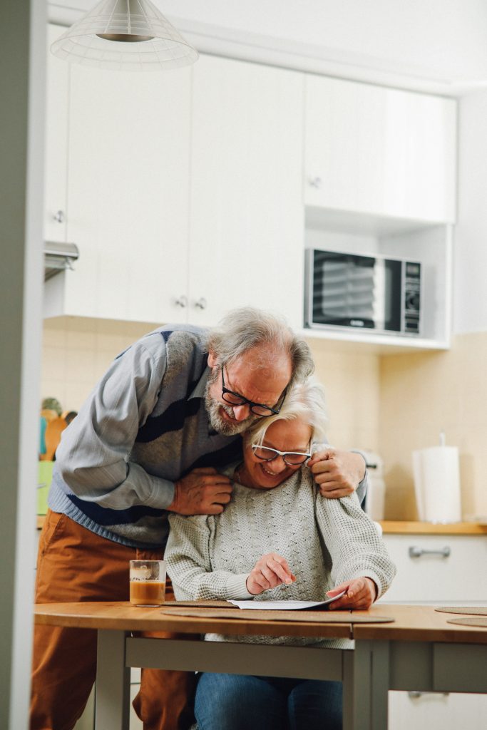 pexels-a-koolshooter-6975210-683x1024 A home care visit
